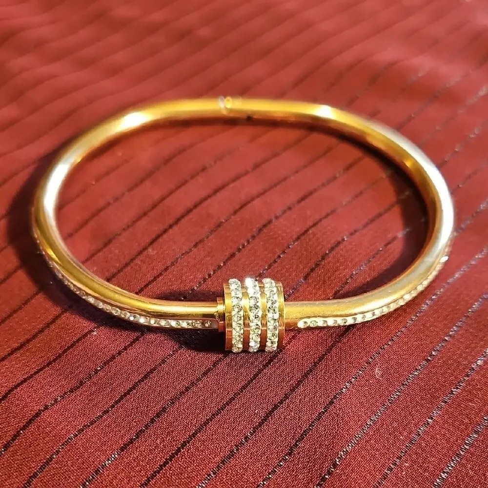 8 Assorted Gold Charm Bracelets